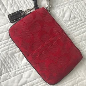 🖤 COACH Crimson Wristlet